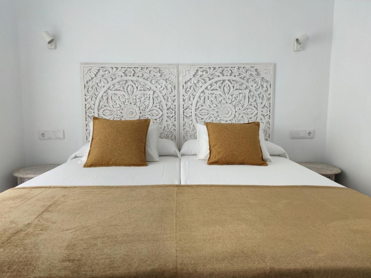 Hostal La De Lola *