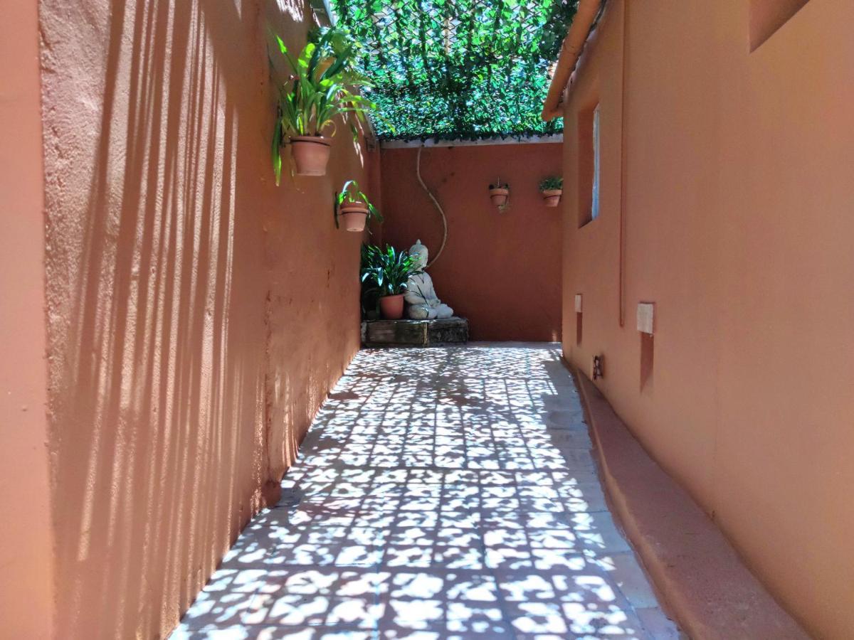 La De Lola Hostal